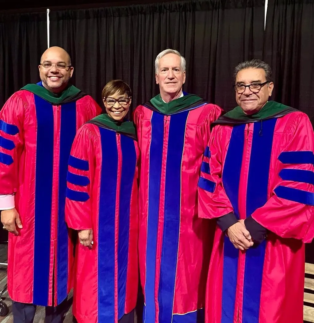 Especialistas del Capítulo Dominicano del ACC reunidos en un encuentro científico